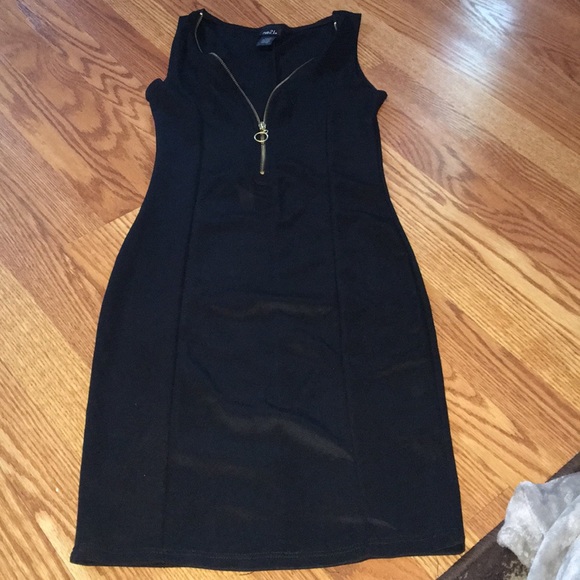 Rue21 Dresses & Skirts - Rue 21 size small bodycon dress black